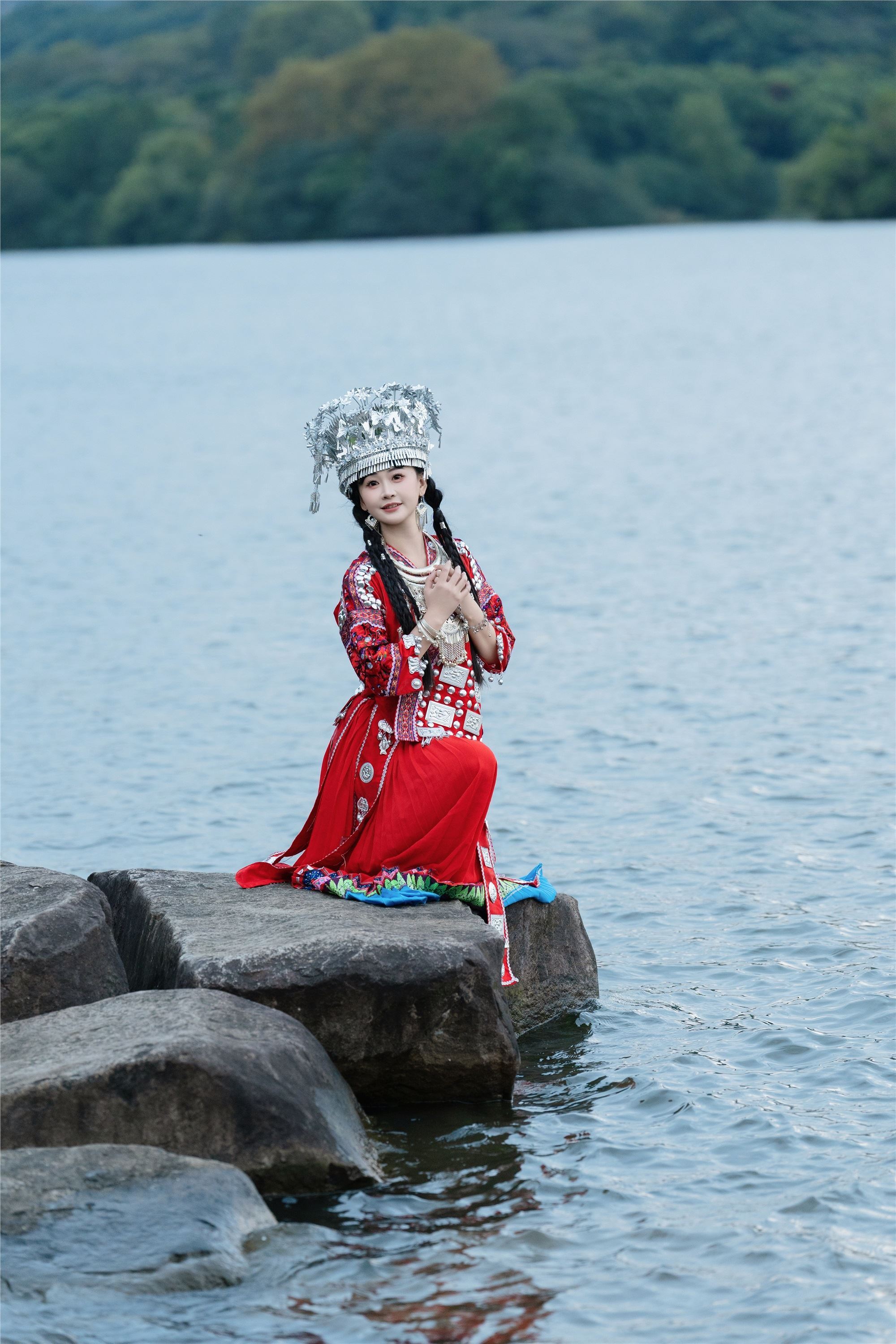 YITUYU艺图语 2025.01.20 可爱的苗疆少女 湫一只岁岁